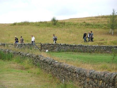 File:Day 3 (033) - Walltown Crags - Cordus, Laureatus, Lupus, Paulus, Pictor, Jovinus, Astur - -Michael-.jpg