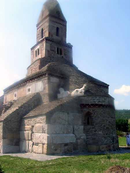 File:Densus monument.jpg