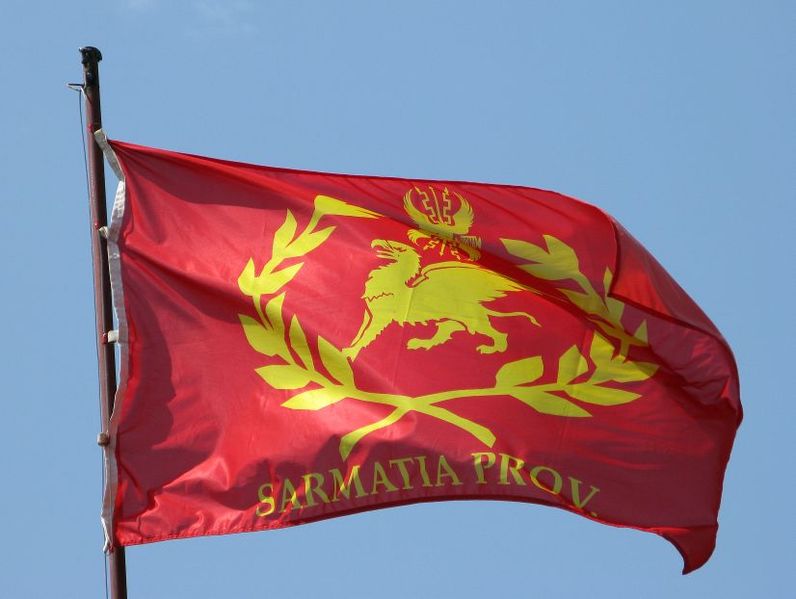 File:Sarmatian flag flying.jpg